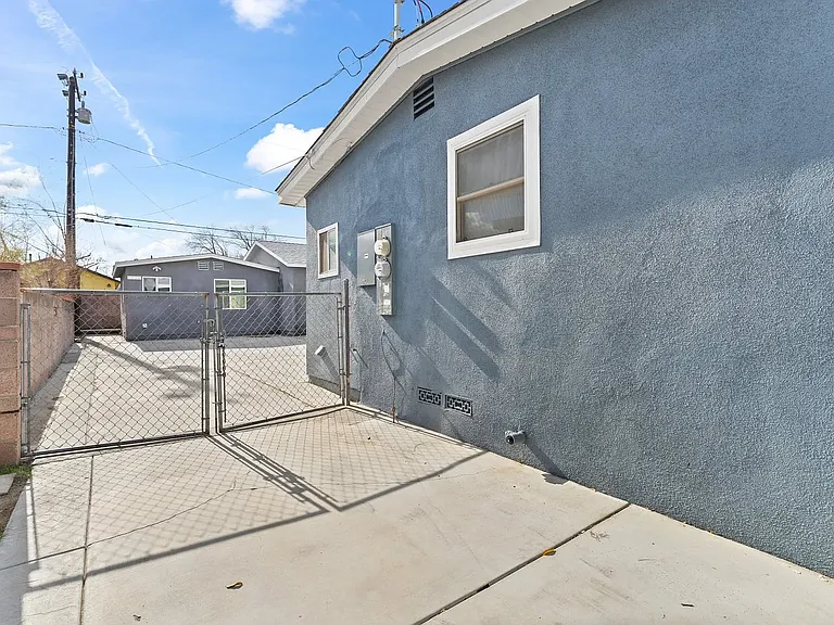 1326 W Ivesbrook St — Photo 30