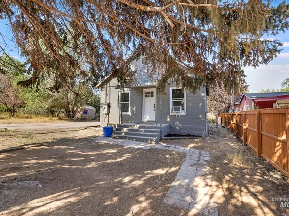 213 N Cedar St, Jerome, ID 83338