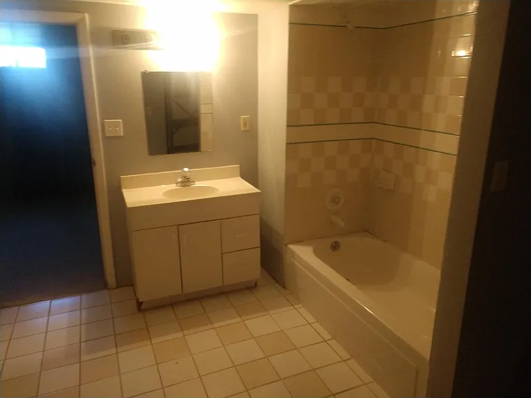 2045 Old Valley Ct SE — Photo 3