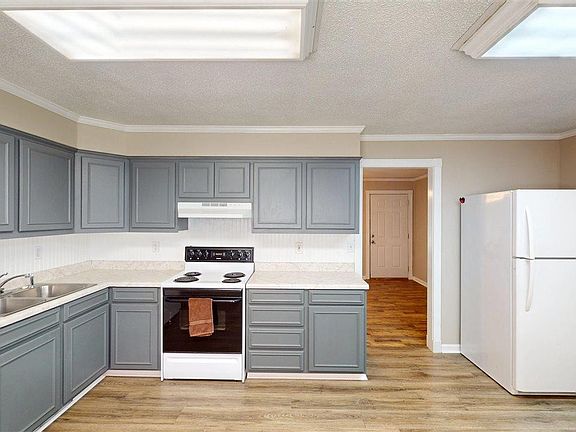 5th image of 334 W Smith Ave