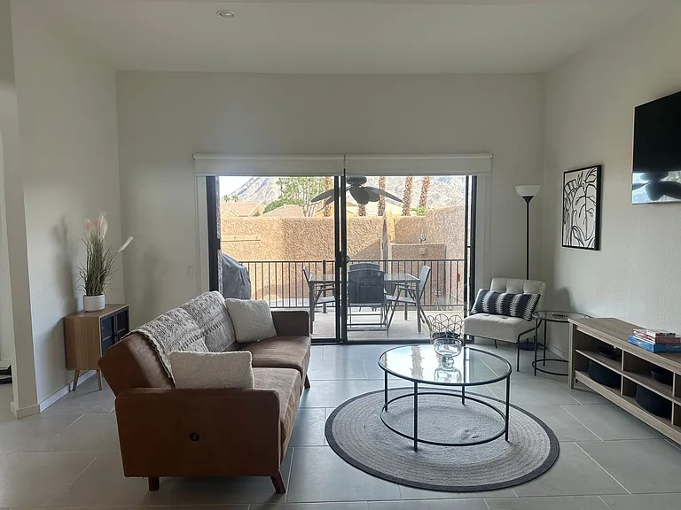 49073 Mariposa Dr — Photo 11
