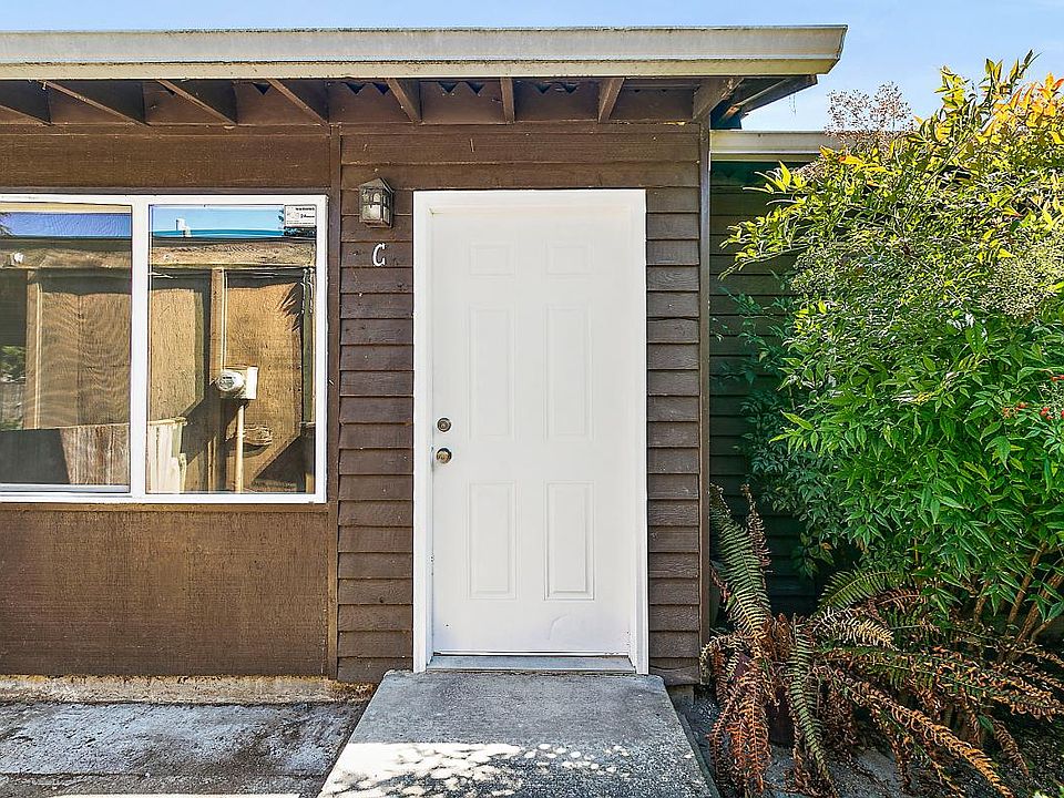 1st image of 417 22nd St SE Unit C