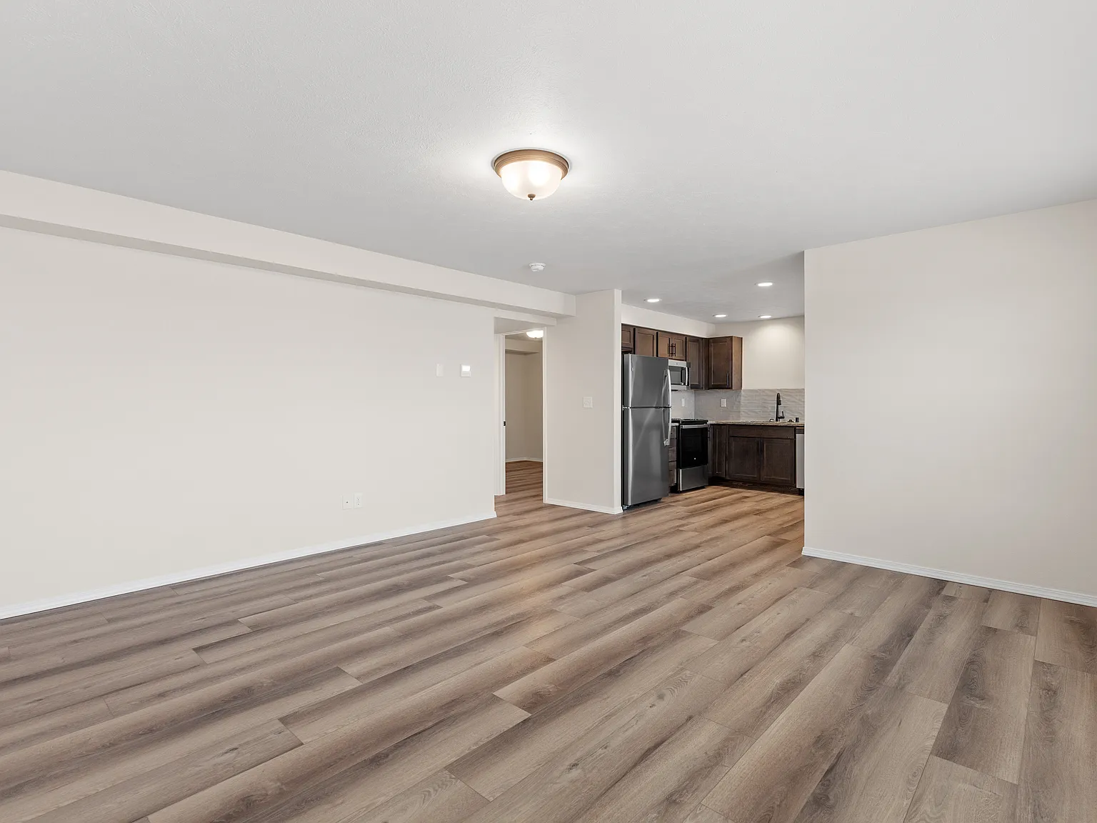 1 bed, 667 sqft, $1,321 — Photo 4