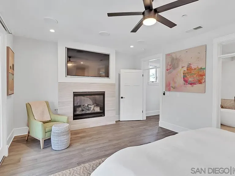 914 B Ave — Photo 39