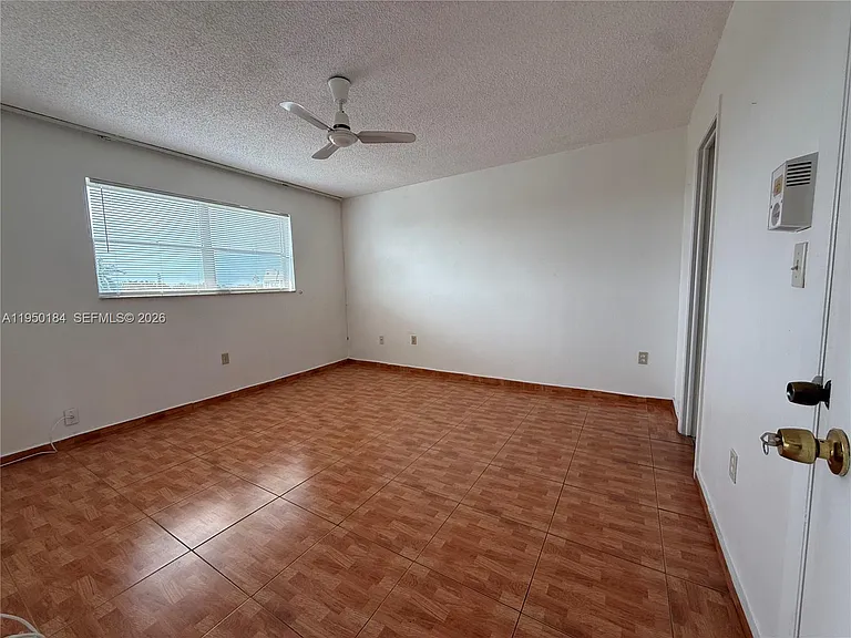8135 Sunrise Lakes Blvd #302 — Photo 21