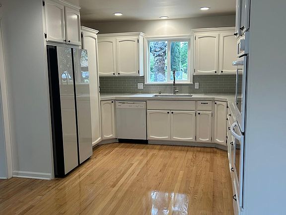 4th image of 1433 Searcy Dr Unit 1