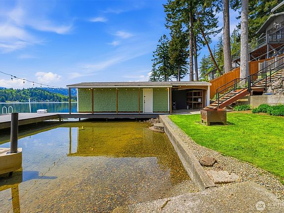 4th image of 2227 Summit Lake Shore Road NW