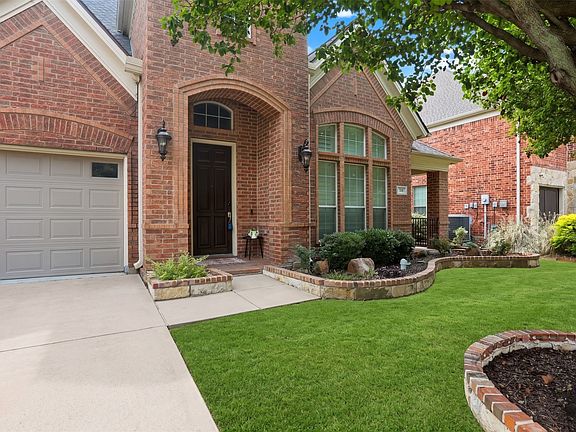4th image of 830 Woodview Dr