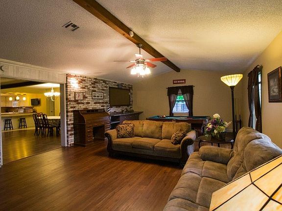 3rd image of 3002 W Parkwood Dr