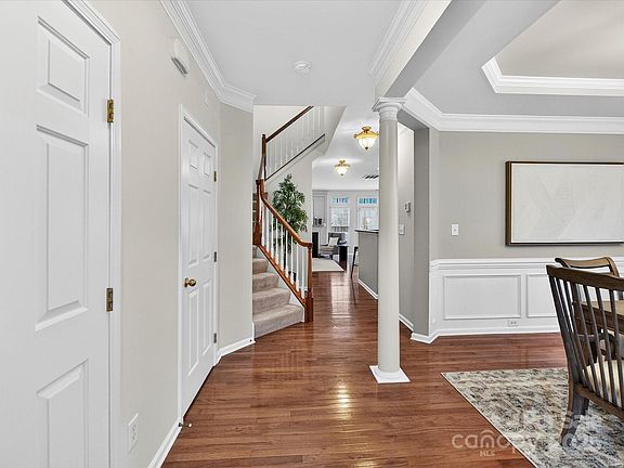 2nd image of 20523 Harbor View Dr