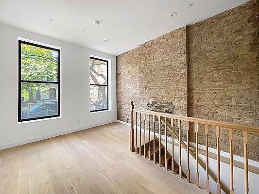 4th image of 166 E 105th St #1F