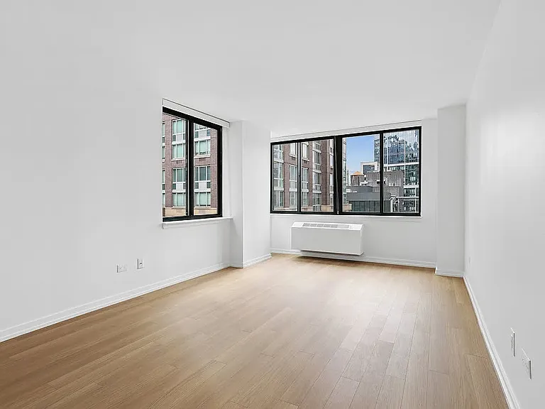 75 W End Ave #S16J — Photo 2