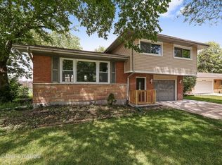 718 Longview Dr, Countryside, IL 60525