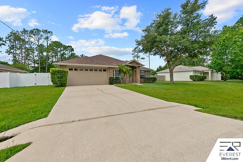 4 bed, 2.0 bath, 2458 sqft, $2,000 — Photo 3