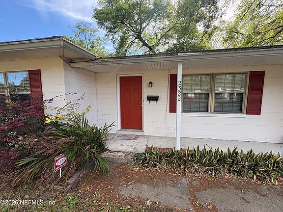 3rd image of 2322 WOODRIDGE Road