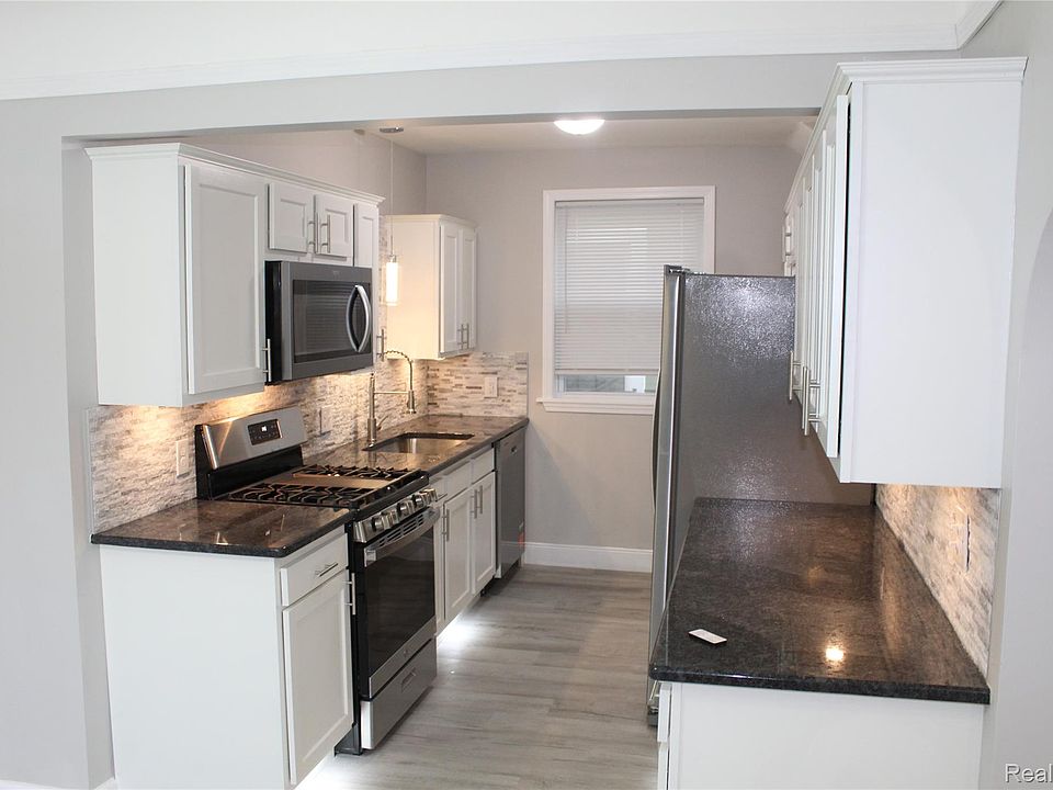 16201 Lilac St, photo 3