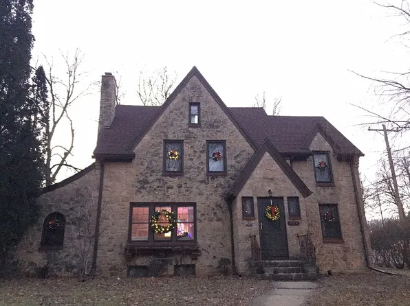 702 Seneca Pl, Madison, WI 53711