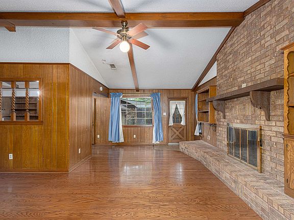 5th image of 2930 Roanoke Ln