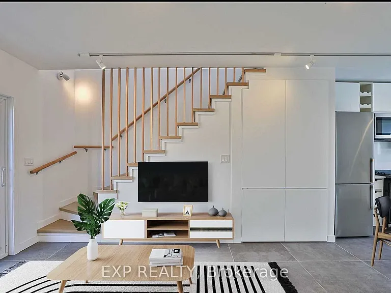 452 Montrose Ave #C — Photo 8