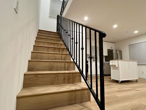 3rd image of 18654 1/2 Runnymede St