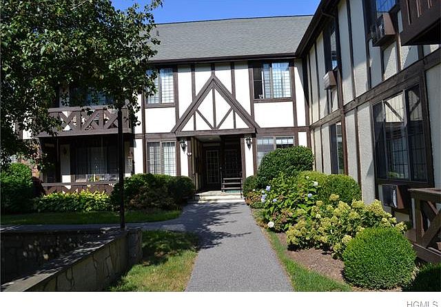 1st image of 60-4 Foxwood Dr