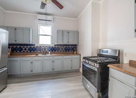 4th image of 302 E Cevallos St #1