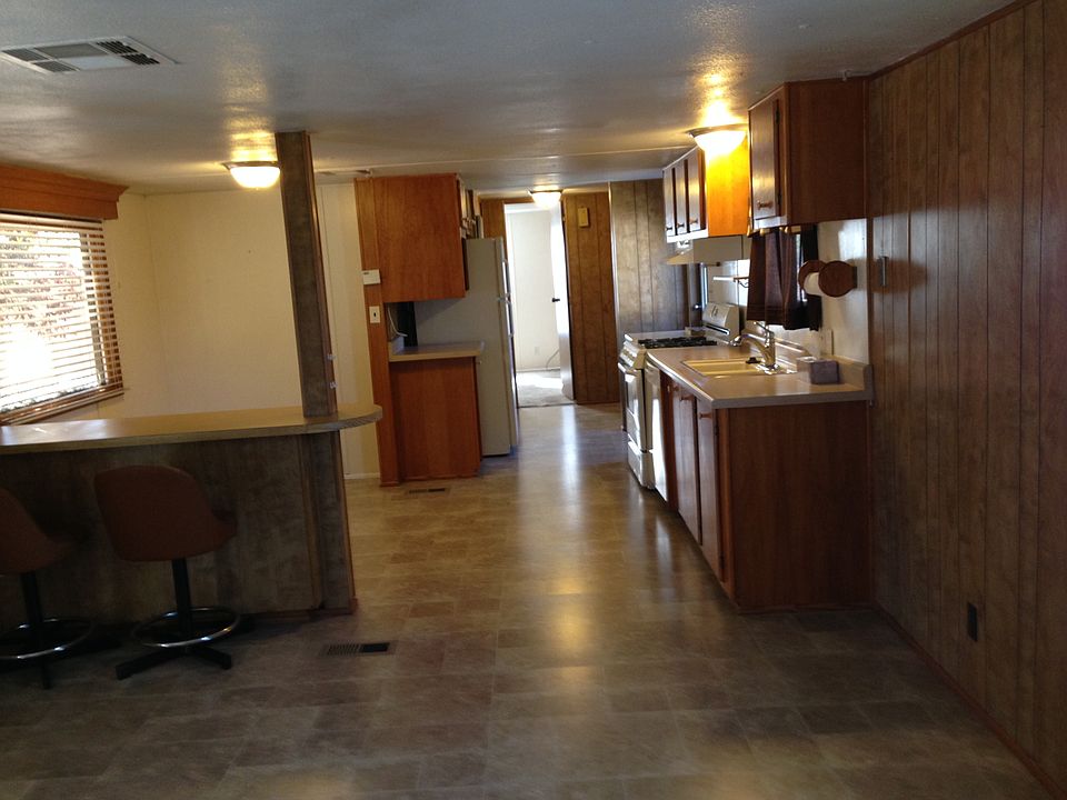 Kitchen, dining room