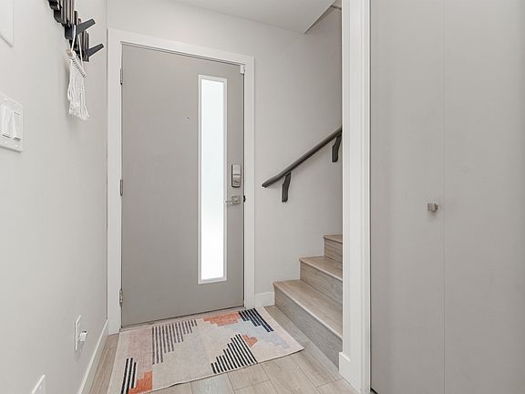 4th image of 46150 Thomas Rd #168