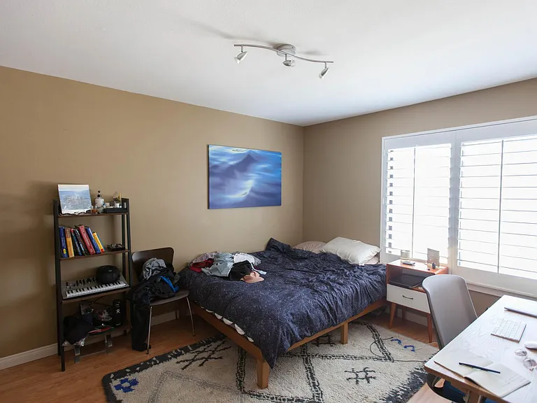 2121 Beloit Ave #303 — Photo 12
