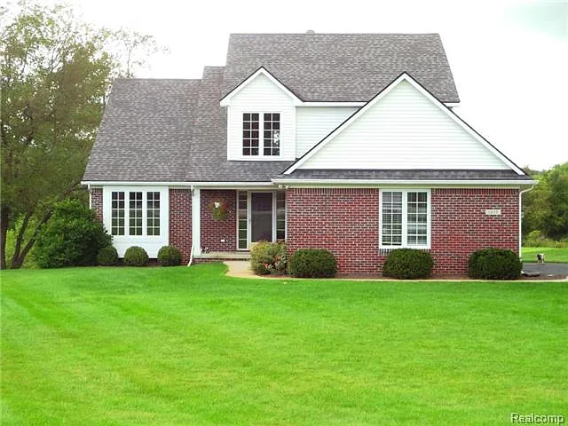 1835 Nikki Ct photo 1