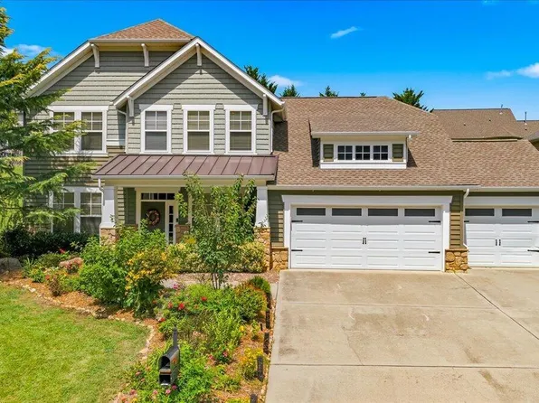 821 Clover Fields Ln, Knoxville, TN 37932