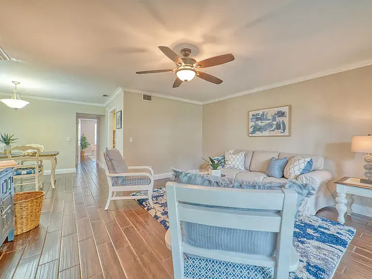 4326 Plaza Gate Ln S — Photo 15