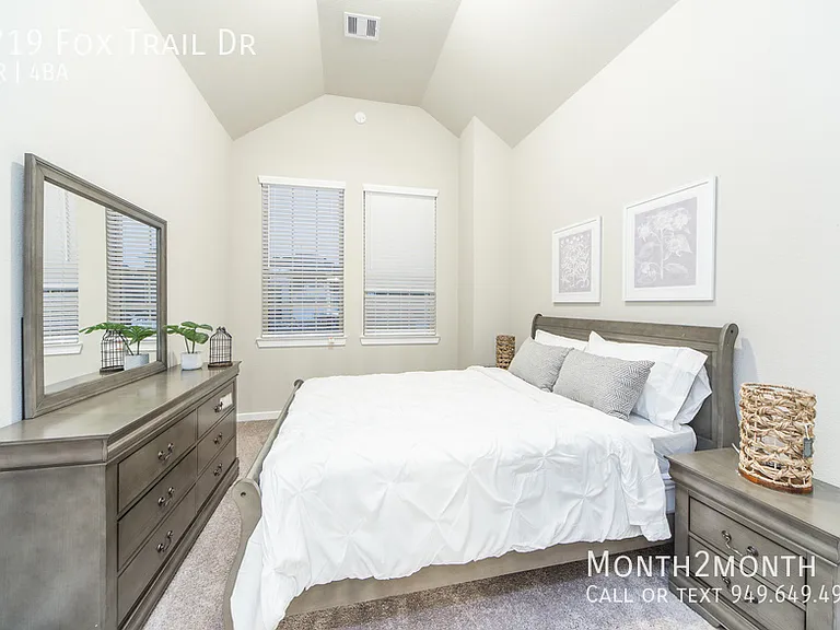 8719 Fox Trail Dr — Photo 21
