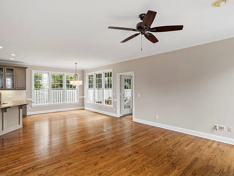 507 Highgrove Dr — Photo 12