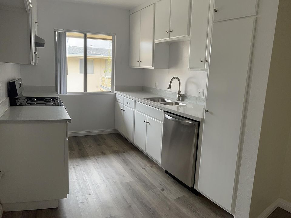 1st image of 500 E Providencia Ave #U