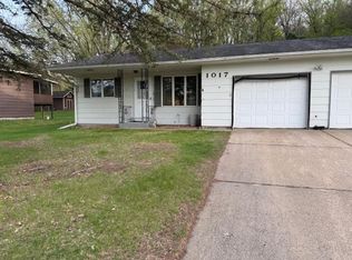 1017 Pioneer Rd, Red Wing, MN 55066