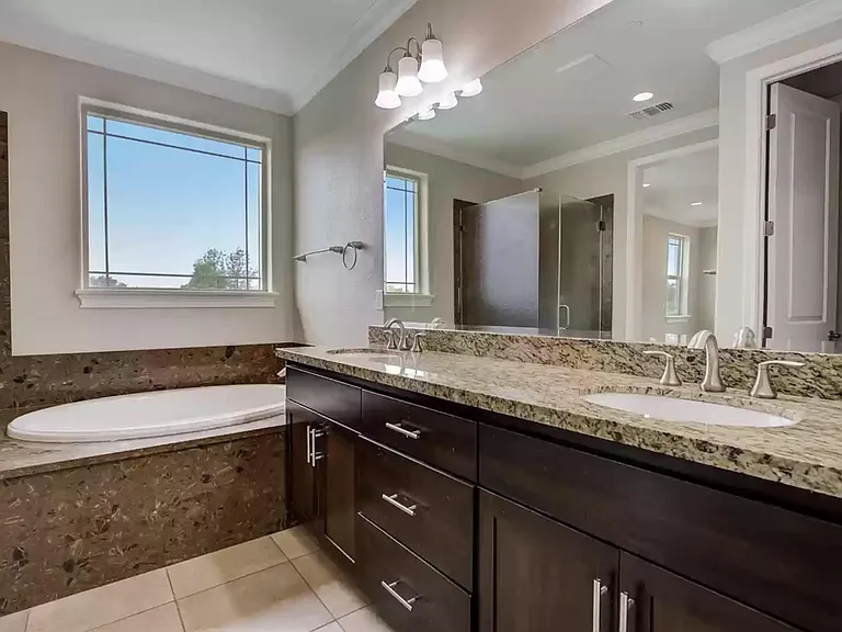 573 Addison Ct — Photo 13