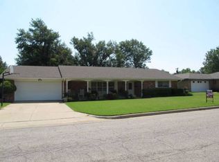816 Rosewood St, Ardmore, OK 73401