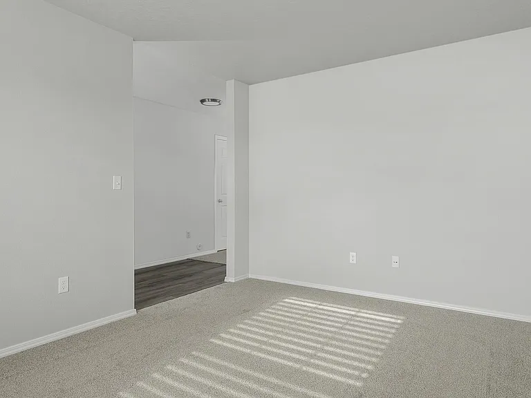 1786 E Kentucky Ave — Photo 7