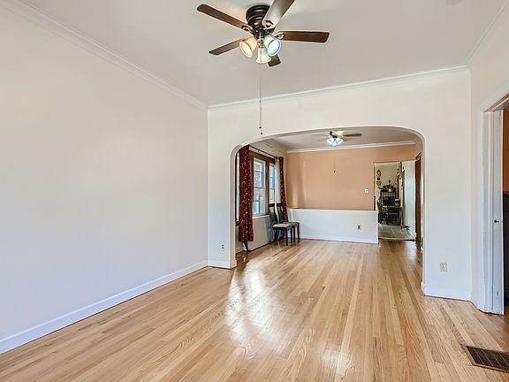 2nd image of 2416 Lombard Ave