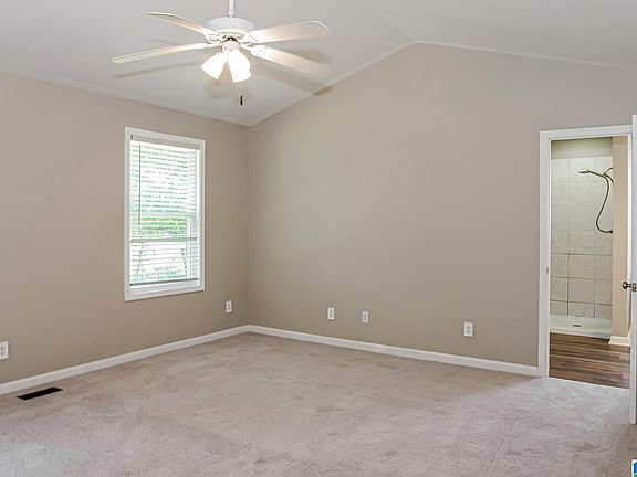 4th image of 20 Leach Dr