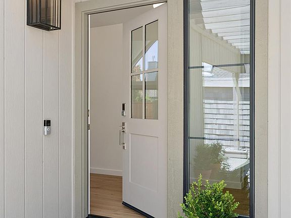 4th image of 762 Crocus Drive