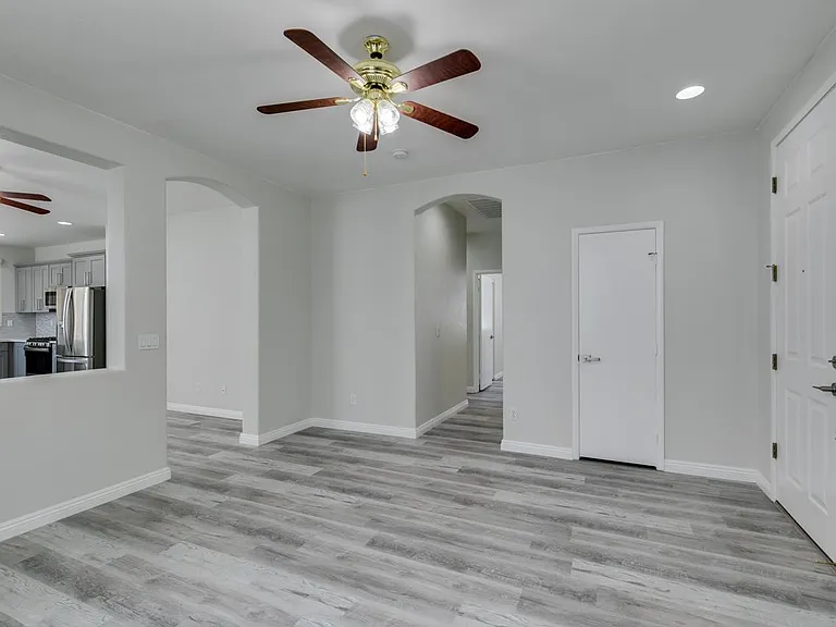 5647 Indian Springs St — Photo 18
