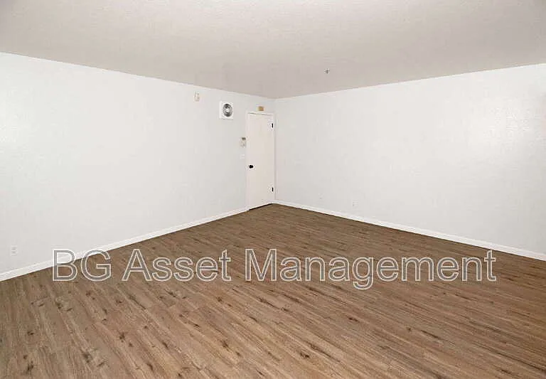 1233 S 56th St #3 — Photo 3