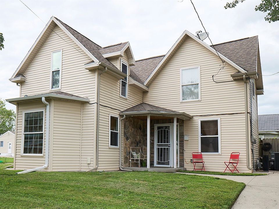 1st image of 2228 Maple St