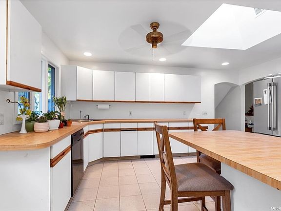 5th image of 4 Orchard Ln