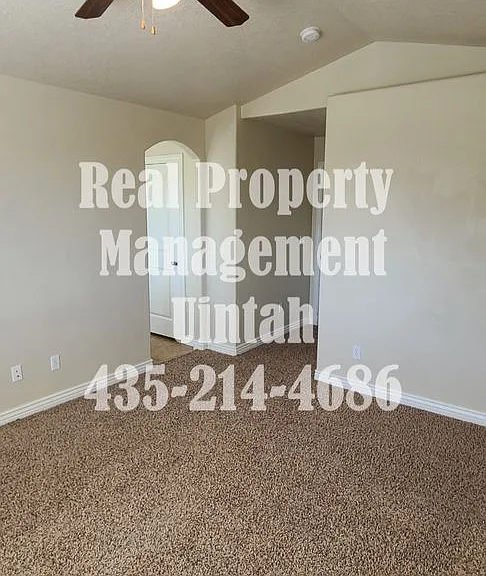 449 E Red Fox Ln — Photo 17