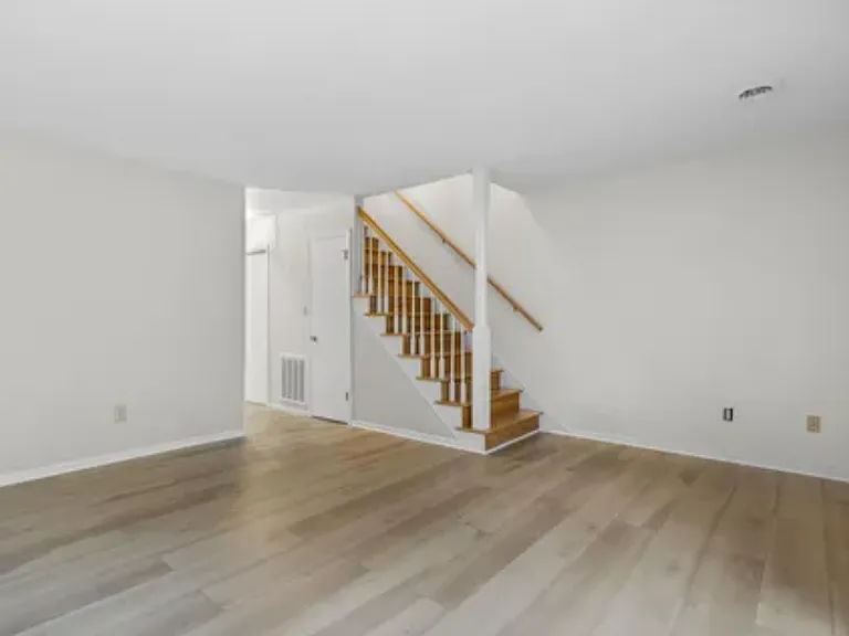 210 25th Ave S #13 — Photo 7