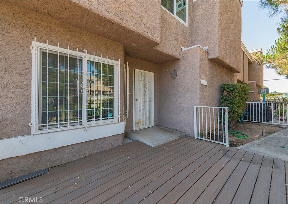 1st image of 1571 W Jefferson Blvd #32