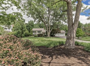 1405 Bell Rd, Chagrin Falls, OH 44022